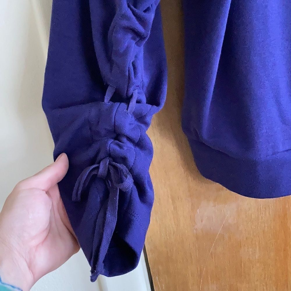 Fabletics Scrunched Sleeved Pullover NWT - image 2